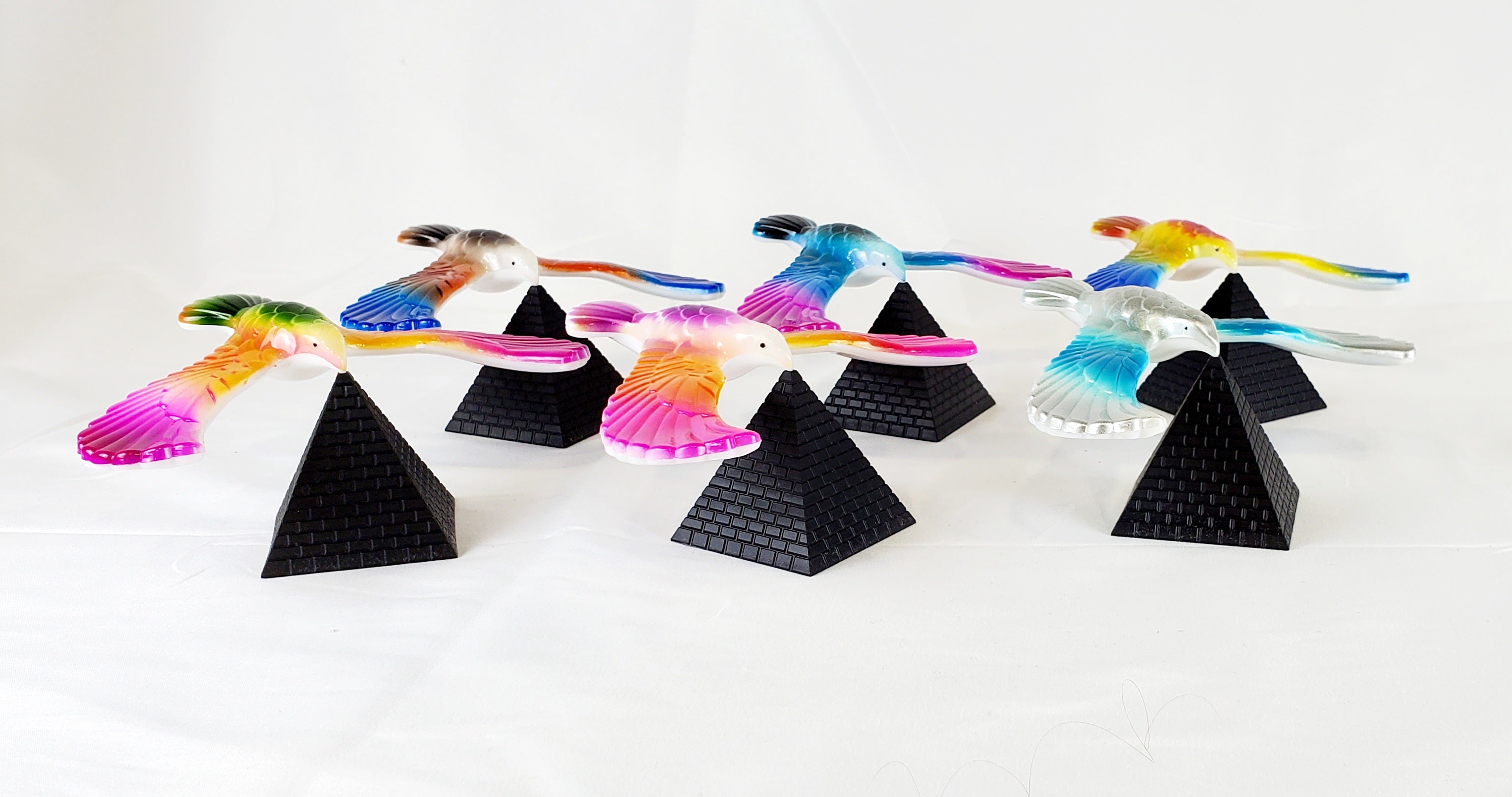 Supertek Scientific Balancing Bird with Pyramid, Assorted Colors (PH10560)Black Orange & Blue